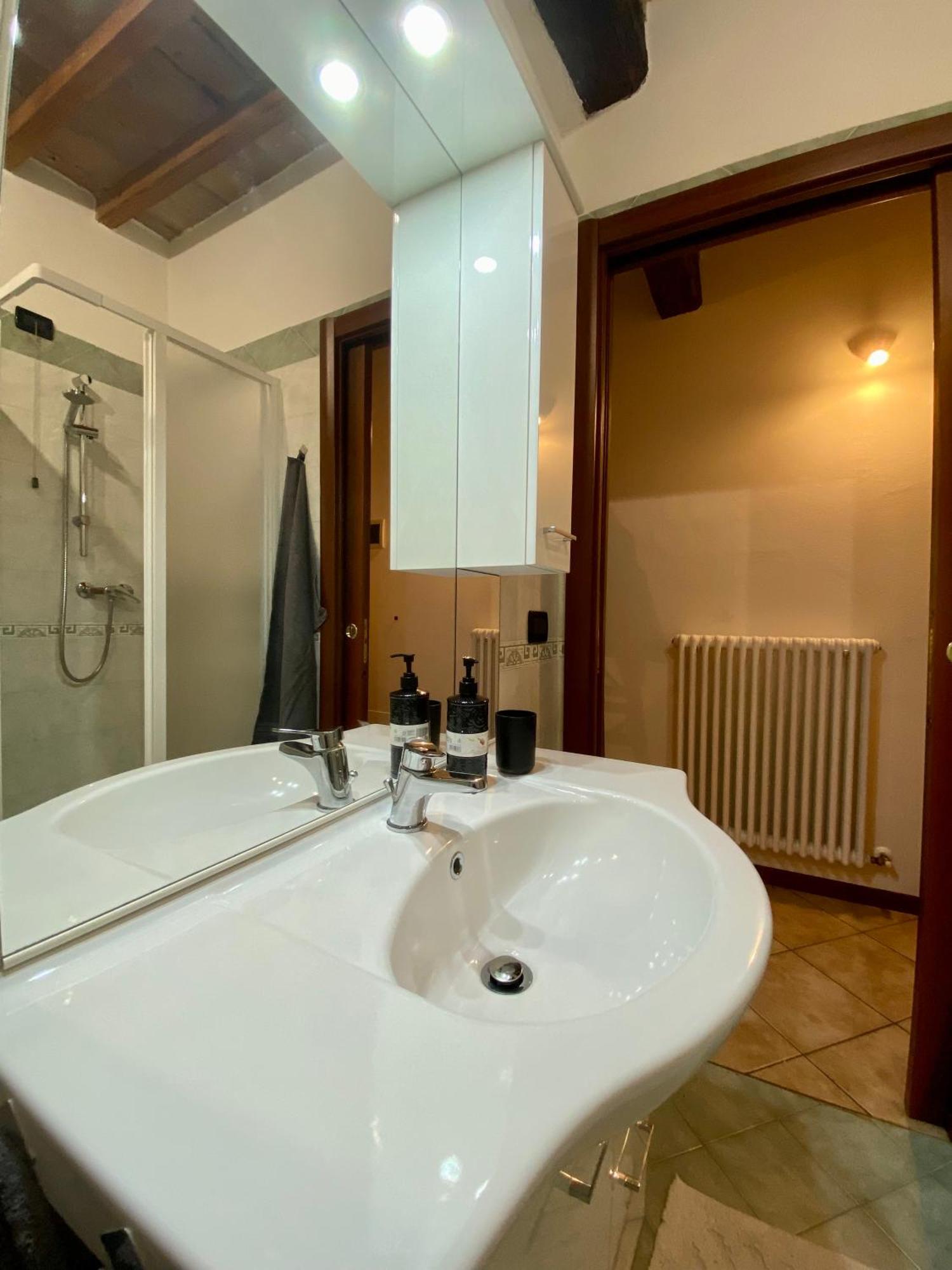 Teatro Inn - Timeless Charm Correggio Extérieur photo